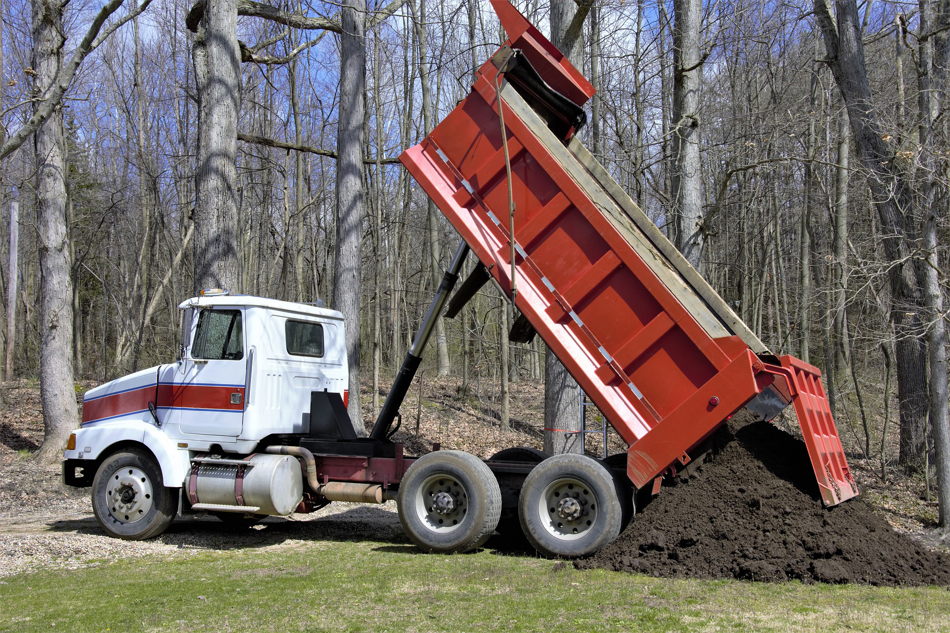 Driving a large dump truck in Rockland County or Orange county NY requires a Commercial Driver License